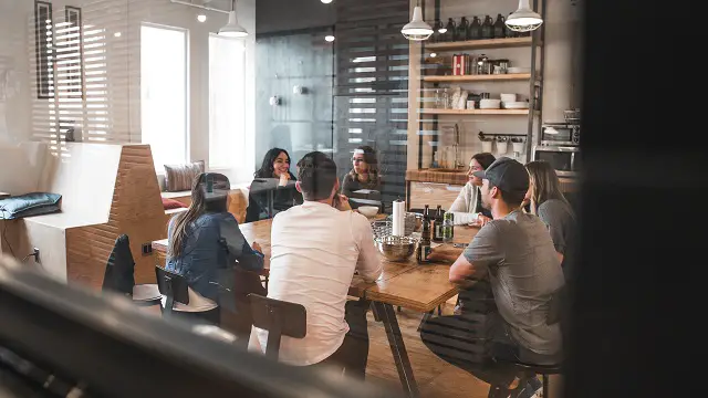 How to create a healthy and supportive workplace environment – 10 Ways